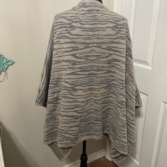 Soft Surroundings Tiger Stripe Poncho/Shawl Wool Cashmere Blend One Size - Picture 3 of 9